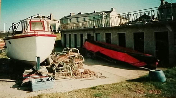 Fishermen-Huts-Sept-1983-Pic-Paula-McGuinness-Olde-Days (800x446)