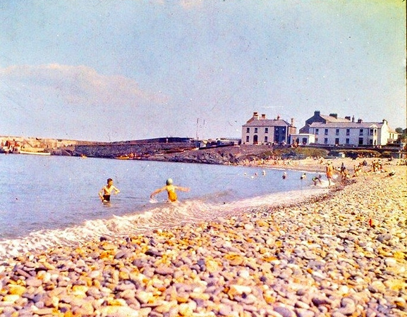 Greystones-Harbour-Mid-1950s-Pic-Roderick-Carlyle (685x534)