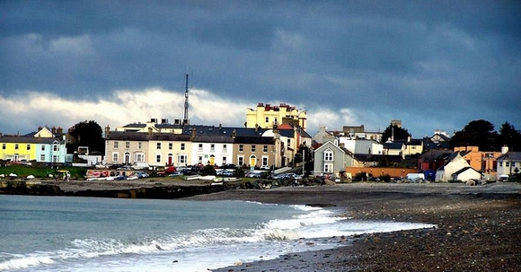 Old-Greystones-Harbour-with-La-Touche-Hotel-Pic-Anne-Stanley (800x418)