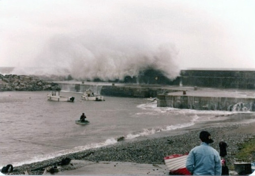 Hurricane Charlie Greystones Harbour 1980s. Pic Robert Hector Kemp (1)