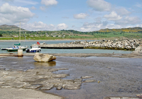 Greystones Harbour May 2006 Pic Eamon Flynn (800x557)