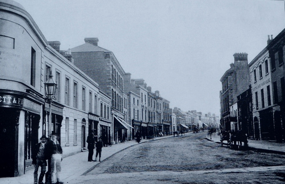 Bray Archives NOV17 Quinsborough Road with cobbled crossing c.1880