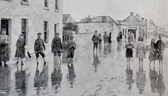 Bray-Flood-18th-Aug-1905.-Source-Gary-Paine-1024x588-800x459-800x459