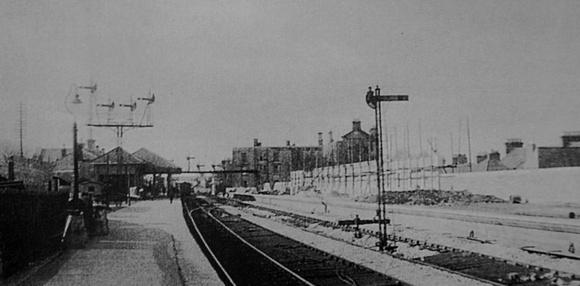 Bray-Railway-Station-gets-a-second-platform-1927-800x395-800x395