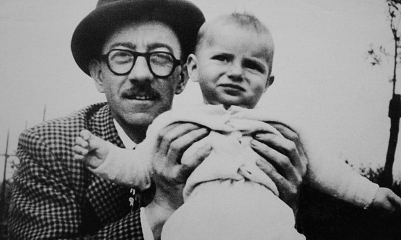 Harry-Fee-his-daughter-1958-Bray-800x480-800x480