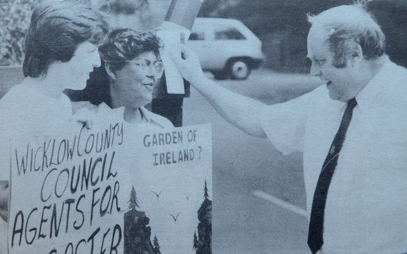Dump protesters Renee Patterson & Joanne Verdes chat with Johnny Fox 1994 Bray People July To December