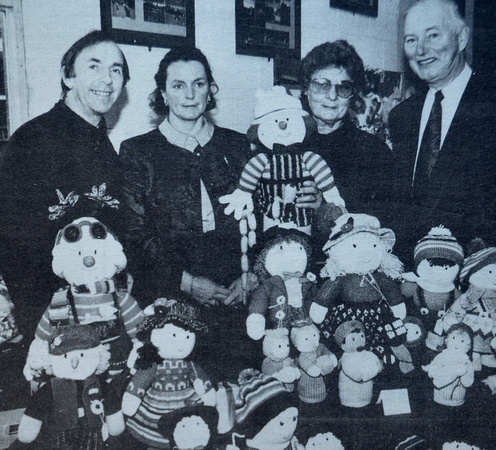 Bernard Farrell opens St Kilian's Craft Fair with Margo O'Shea, Ilse Richardson & Kevin Meehan 1994 Bray People July To December