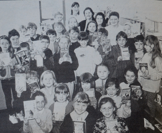 Third class of Kilmacanogue NS with helpful library parents 1995 Bray People