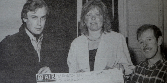 Club Life's Eugene Kettle presents Martina O'Beirne & Michael Hayes €1,000 for the Chernobyl Children Project 1997 Bray People