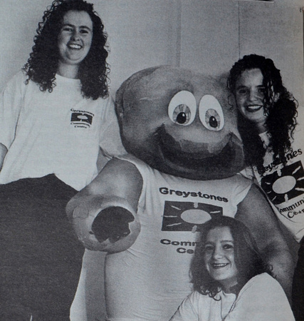 Festival mascot Testy Kells pulls again - with Clodagh Bonner, Camilla Greene & Lisa Casey 1997 Bray People