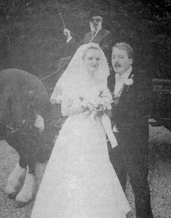 Ronnie Drew is the surprise wedding day chauffeur for Katie Evans & Anthony Gammell 1997 Bray People