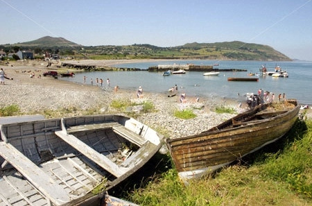 small-rowing-boats-on-the-beach-in-greystones-harbour-county-wicklow-ab2xwy - Copy