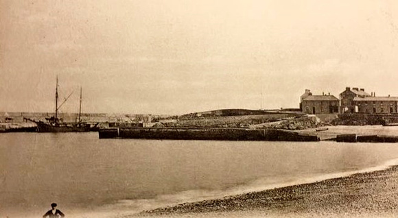 Greystones-Harbour-1905-Postcard-E.-Greer-656x360