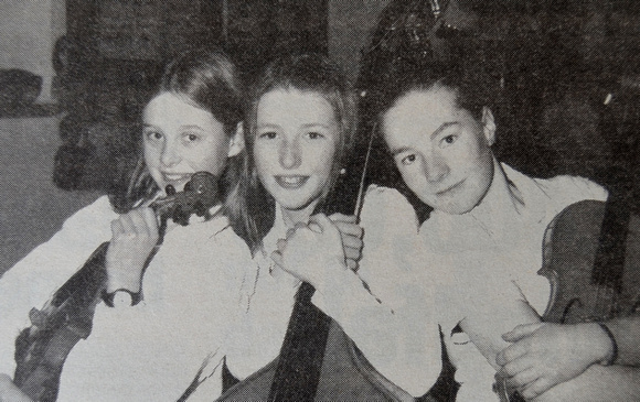 Greystones Orchestra kids Mairin Ni Bhaoill, Shona Pfeiffer & Emily Moffatt 1999 Bray People