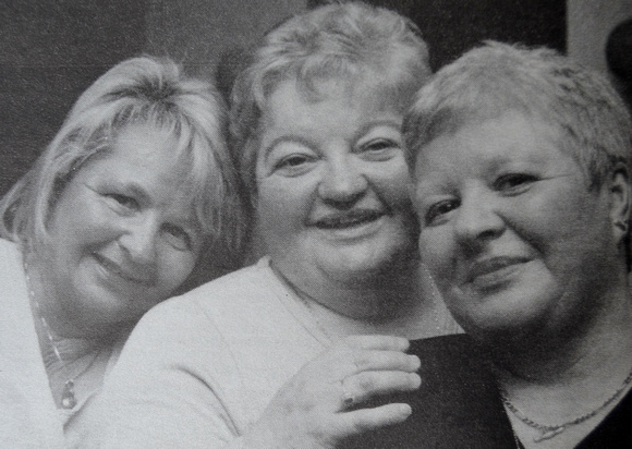 Julie Dunne, Frances Warwick & Marian Kelly on the lash in the Horse 1999 Bray People