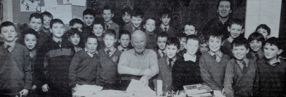 Newtownmountkennedy teacher Jim O'Riordan and his St Joseph's NS gang meet writer Tony Hickey 1999 Bray People