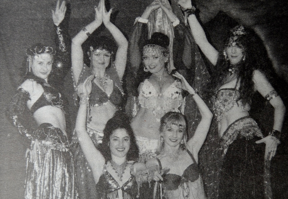 Pickled Pig belly dancing babes - Vawn O'Neill, Gaby Volksammer, Maria Kirwan, Chrissie Stokes, Isobel Mahon & Tracy Citren 1999 Bray People