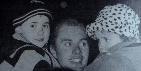 William O'Brien & kids Will & Nicole wait for Santa 1998 Bray People