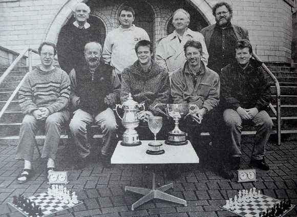 Leinster Armstrong Cup chess champs Tom Conlon, Eric Bennett, Brian Beckett, Haydn Barber, Colm Barry, Phil Smith, Stephen Stokes, Pat Reynolds & Seamus Duffy 1999 Bray People