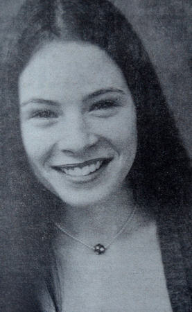 Kilcoole's rising young star Elaine Cassidy 1999 Bray People