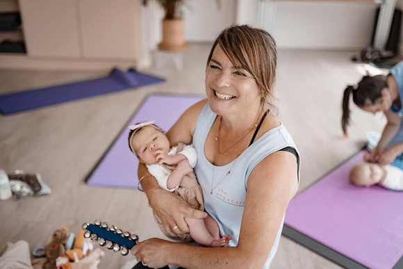 Yoga Barre Caroline Whelan Pregnancy Baby OCT23