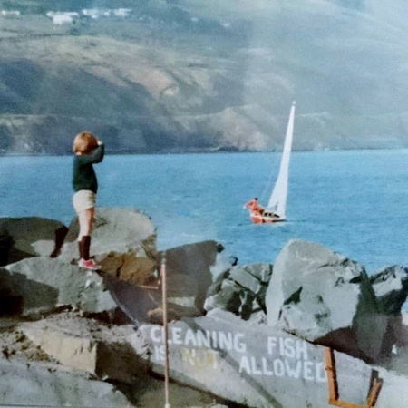 Harbour-Fishing-1981-Source-Gavin-Beattie-958x958 (800x800)