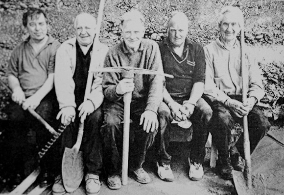 Men-Near-Work-Telford-Evans-John-Redmond-Derek-Paine-Eric-Spurling-Bobby-Doyle-1024x701