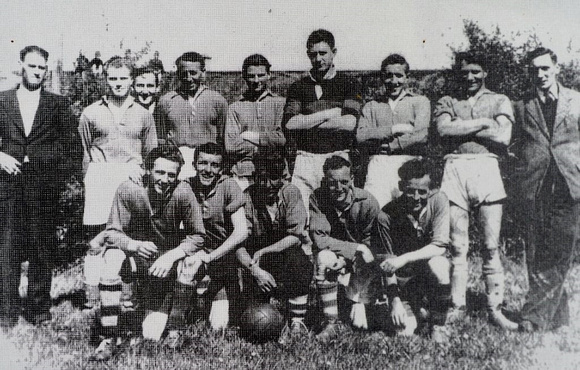 Greystones-Football-Team-1950-including-Carroll-Scully-Whistons-Doyle-Redmond-Mitchell-Glynn-Daly-Groome-Leggett-and-Hayden-1024x654
