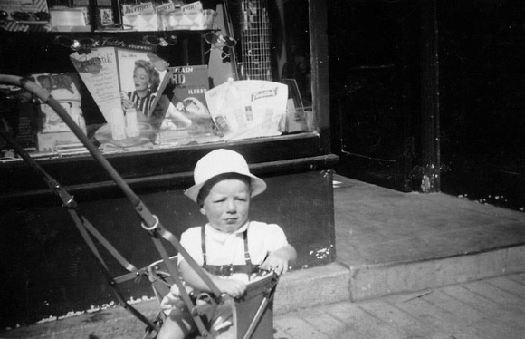 Jean-Hatton-1954-outside-her-uncle-Claud-McFarlands-shop