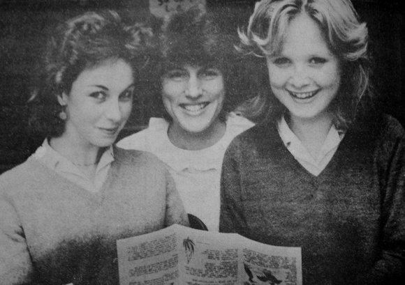 6th Year St David's students Jenny Dempsey & Roisin Hennerty with Elaine Kelly Conroy 1984 (800x564)