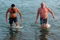 At-the-Christmas-Day-Swim-in-Greystones-2014-18-640x425
