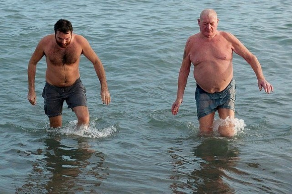At-the-Christmas-Day-Swim-in-Greystones-2014-18-640x425