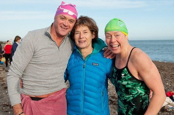 At-the-Christmas-Day-Swim-in-Greystones-2014-20-640x425