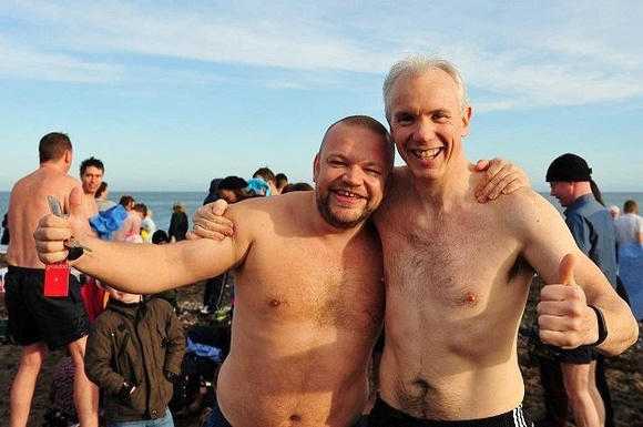 At-the-Christmas-Day-Swim-in-Greystones-2014-21-640x425