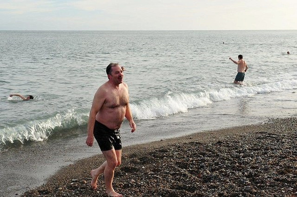 At-the-Christmas-Day-Swim-in-Greystones-2014-15-640x425