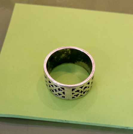 Sterling silver ring found - waiting with Isobel at Lorient Gift 012874664