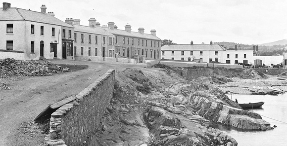 The Belle Vue Gary Paine 6AUG24 Photo No3 - 1880s photo showing rocks in front of The Long Cottage where Wavecrest is